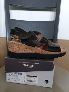 Hartjes Black Leather Wedge Sandals